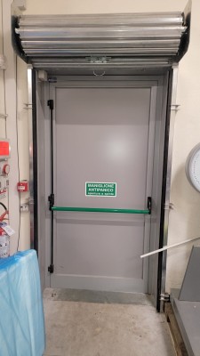 Bolero-Serramenti-Forniture-e-posa-di-serramento-in-alluminio-con-maniglione%C2%A0antipanico-1